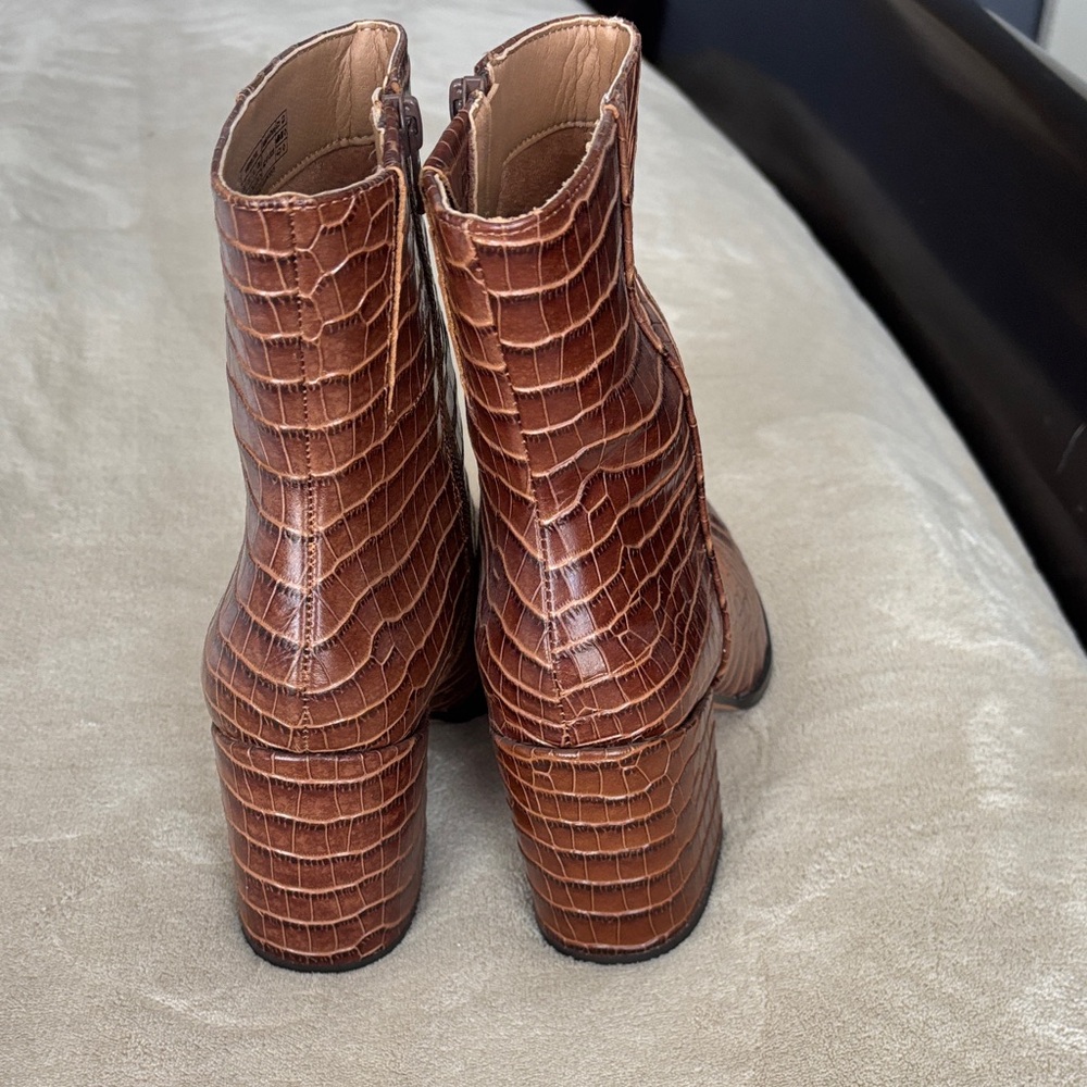 Vionic Harper Brown Crocodile Pattern Ankle Boots… - image 3